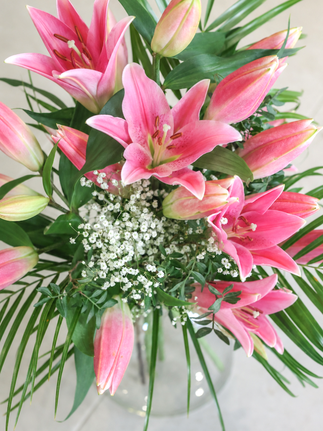 Ramo de lilium oriental rosado