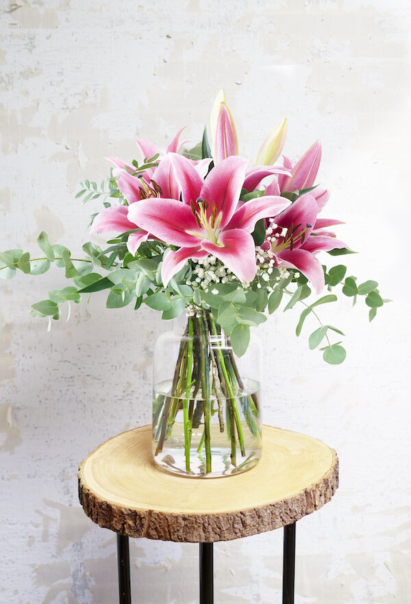 Ramo de lilium oriental rosado