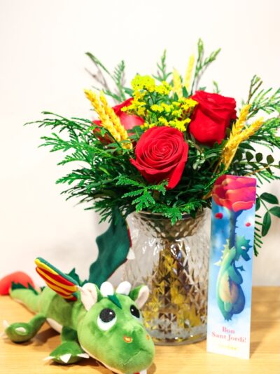 Pack de ramo de 3 rosas con jarrón de cristal y dragón de peluche