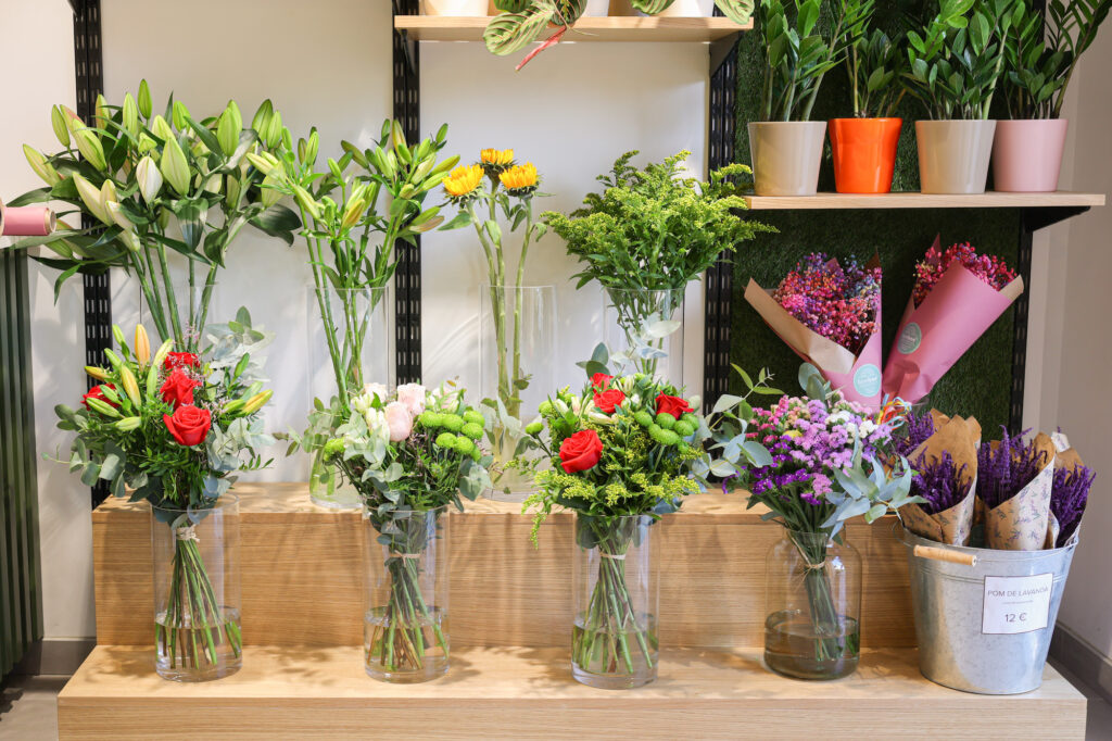 Flowers and bouquets at BonBee florist
